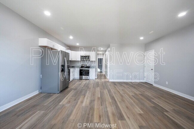 2038 E Maryland St, Indianapolis, IN 46201 - photo 5