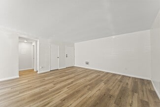 18530 Hatteras St, Los Angeles, CA 91356