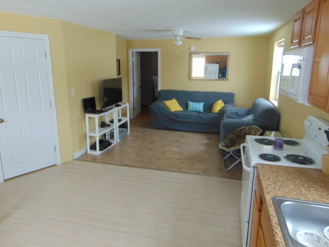 851 Western Ave unit Apartment 1, Hampden, ME 04444 - photo 6