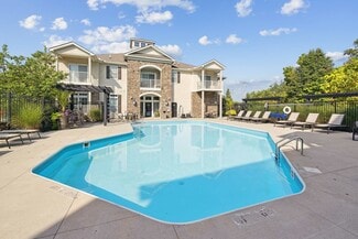 800 Ellington Cir, Gahanna, OH 43230