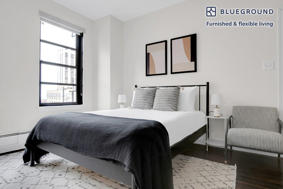 200 E Chestnut St unit FL15-ID619, Chicago, IL 60611 - photo 1