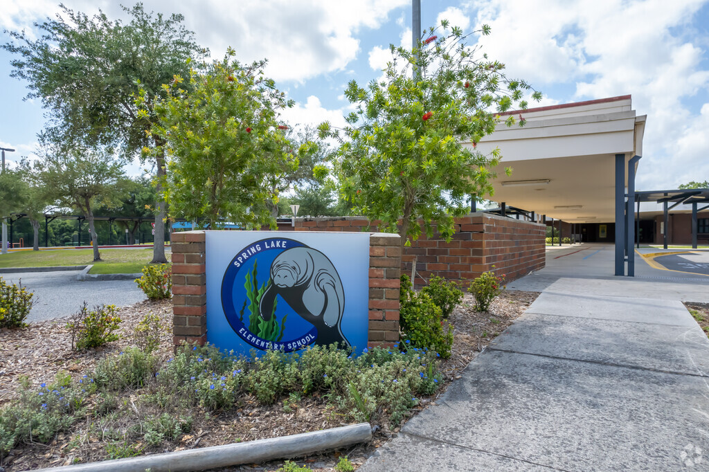 Welcome to Spring Lake Elementary School in Spring Valley.