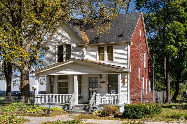 Large Four Square style homes in Gratiot Town-Kettering offer plenty of room for families.