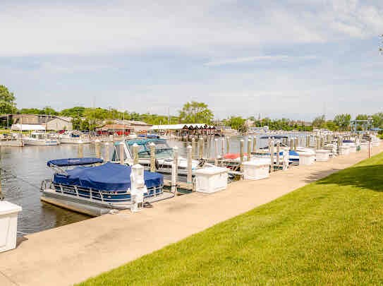 428 Island Pointe Dr, Saint Joseph, MI 49085 - photo 4