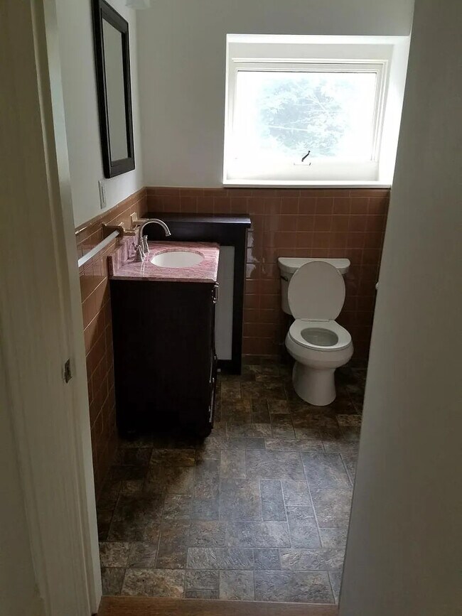 34 Claremont Terrace unit 4, Swampscott, MA 01907 - photo 6