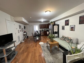 335 N 40th St, Philadelphia, PA 19104