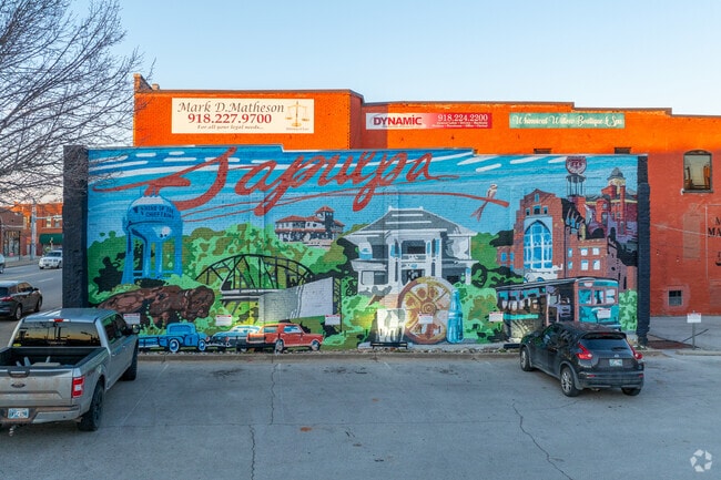 There are many vibrant murals scattered throughout Sapulpa.