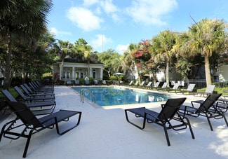 1742 Sam Rittenberg Blvd, Charleston, SC 29407