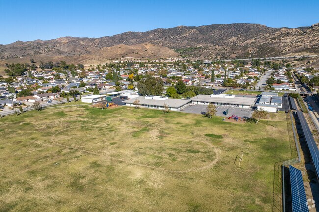 White Oak Elementary School serves k-6th grade students in Simi Valley, Ca.