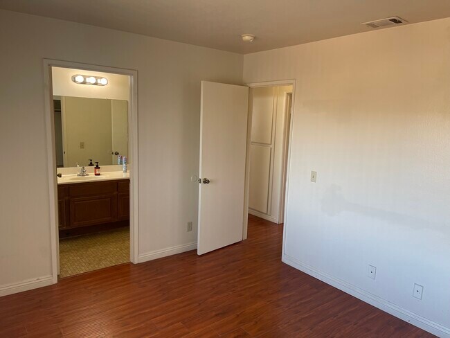 4506 W 172nd St unit B, Lawndale, CA 90260 - photo 6