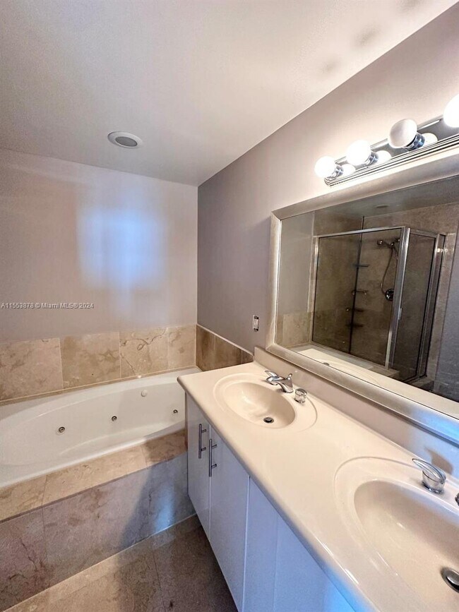 360 North Bay Village unit 920, North Bay Village, FL 33141 - photo 6