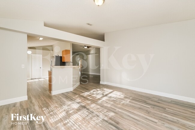 4708 Bear Claw Ct, Valrico, FL 33594 - photo 3