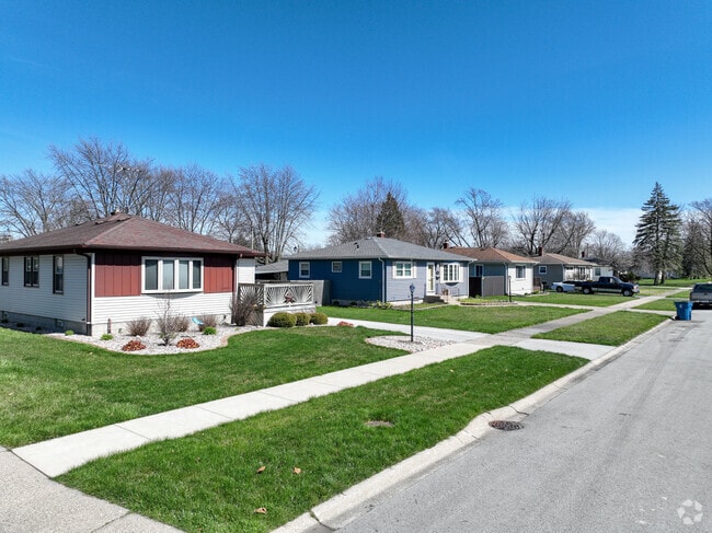 Rows of ranch style homes are the most common homes in Highland.