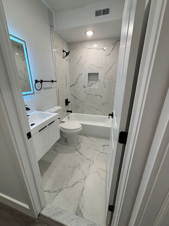 713 N 42nd St unit 1, Philadelphia, PA 19104 - photo 6