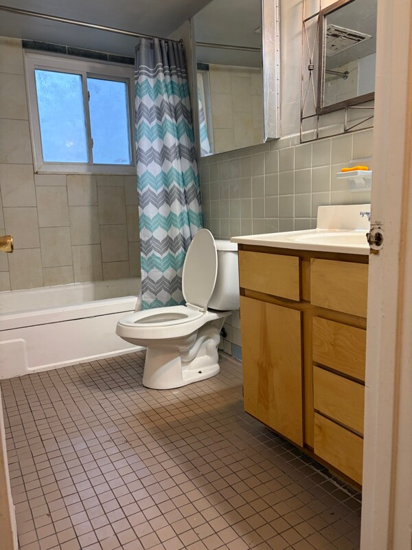 8413 Cottonwood Dr unit 1, Cincinnati, OH 45231 - photo 4