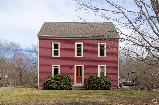 An 1890 colonial home is still standing in South Berwick.