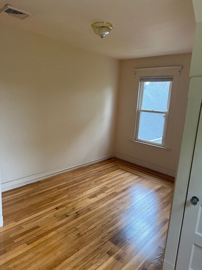 Rear bedroom