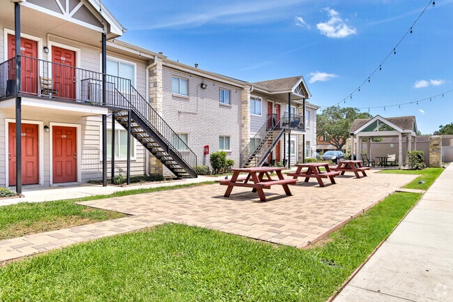 The Grove at 43rd, Houston, TX 77018 - photo 6