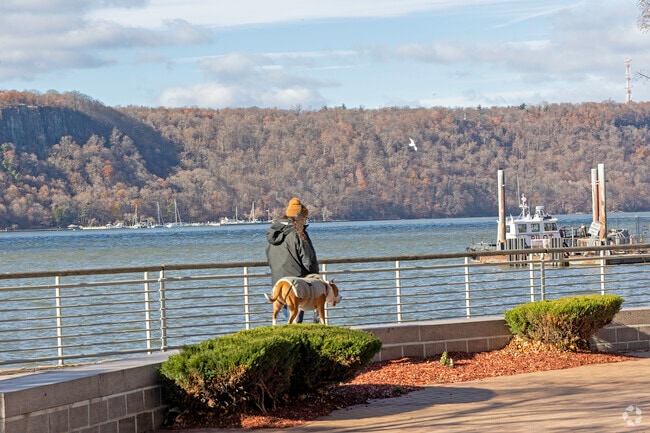 Local Lamartine Heights residents enjoying a beautiful walk along the Hudson River.