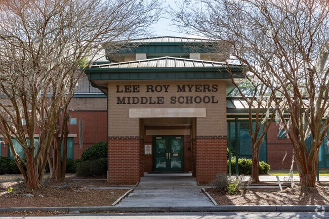 Entrance to Myers Middle School.