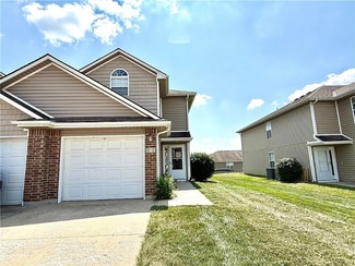 816 SW Peach Tree Ln, Blue Springs, MO 64064