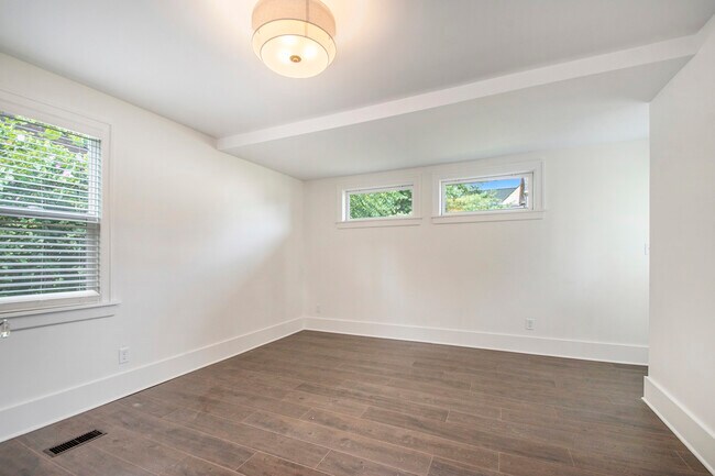 523 W Marion St, South Bend, IN 46601 - photo 7