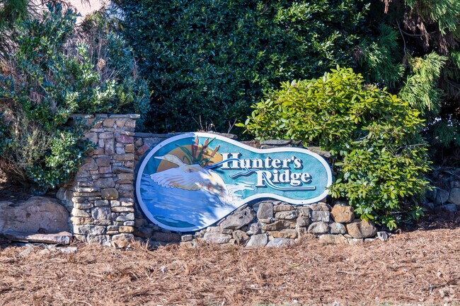 Hunter offers peaceful living with mountain views and nearby outdoor activities.