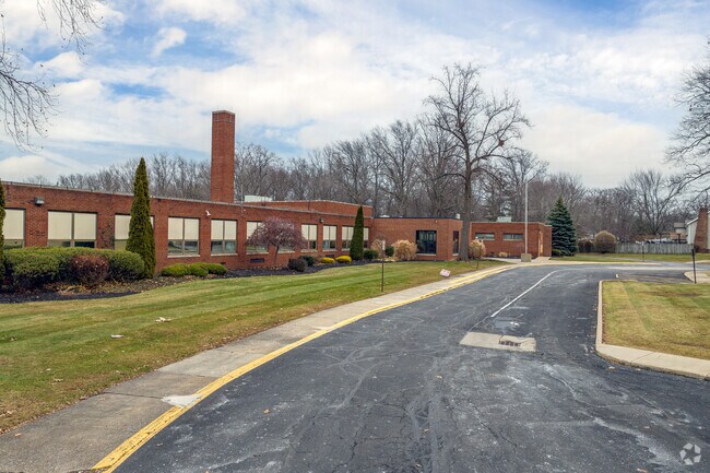 Erieview Elementary School received an overall grade of A- from Niche.