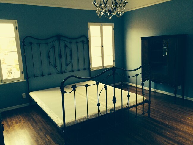 9560 1/2 W Olympic Blvd, Beverly Hills, CA 90212 - photo 7