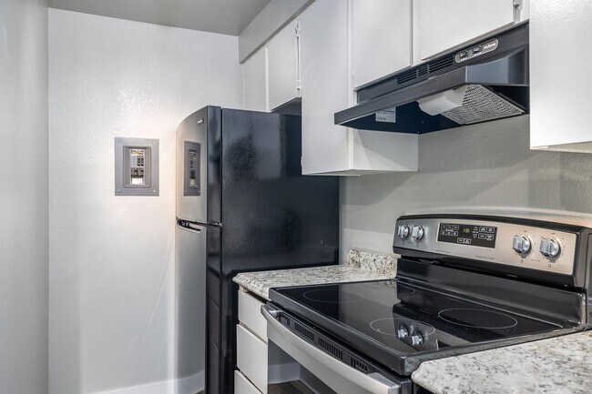 Victory Manor: Leasing Specials! Renovated Units in Pasco!, Pasco, WA 99301 - photo 5