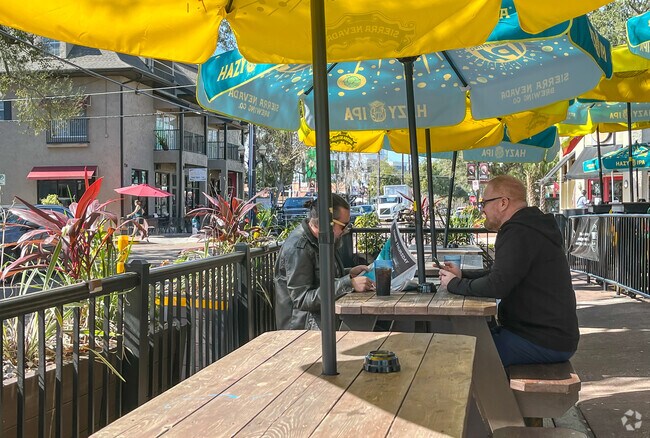 The bars and restaurants of Thornton Park are a mile from Lake Cherokee.