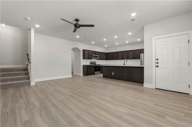 537 Baby Bear Dr, College Station, TX 77845 - photo 3