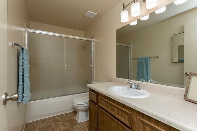 Merit Manor, Clovis, CA 93612 - photo 4