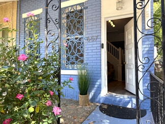 657 N 37th St, Philadelphia, PA 19104