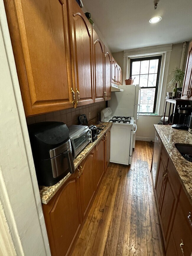 35 Queensberry St unit 2, Boston, MA 02215 - photo 3