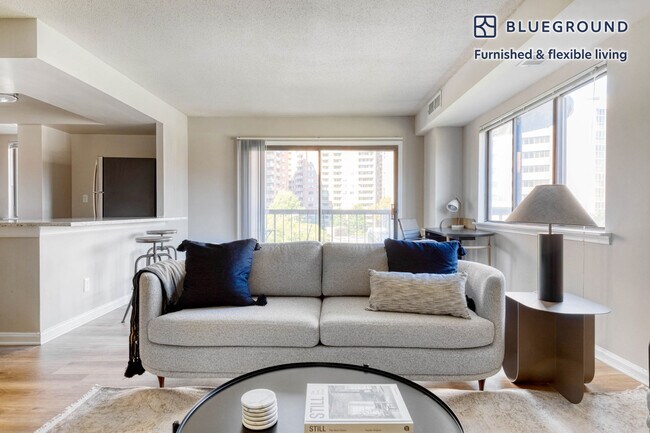 1425 S Eads St unit FL5-ID602, Arlington, VA 22202 - photo 2