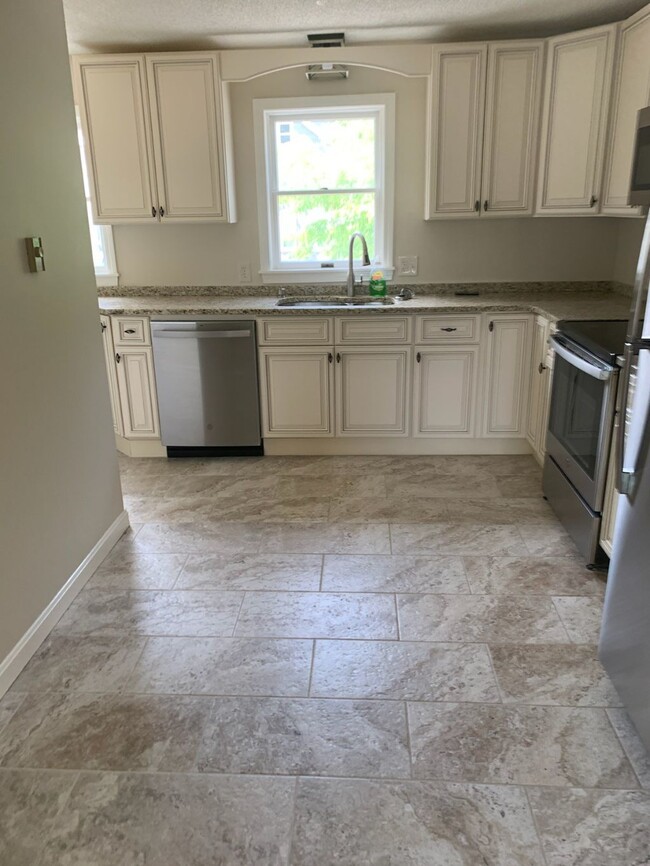 184 Washington St, Dover, NH 03820