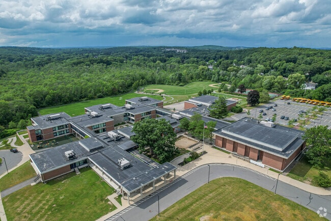 Here is a Hillside Elementary School overview in Needham.