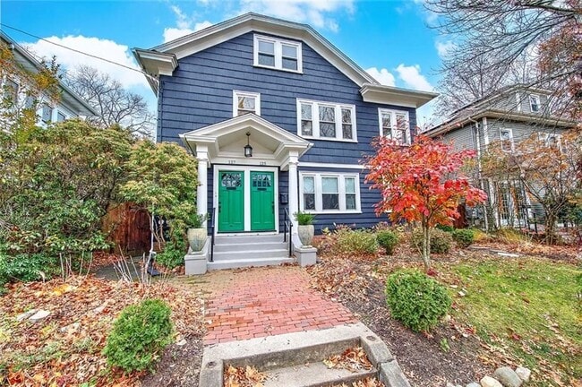 127 Evergreen St, Providence, RI 02906 - photo 2
