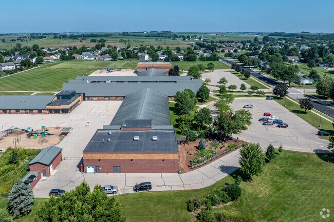 Prairie Elementary School in Waunakee has a student-teacher ratio of 12:.