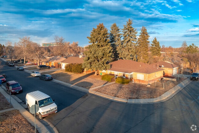 Corner lots in Hoffman Heights are usually a little larger.