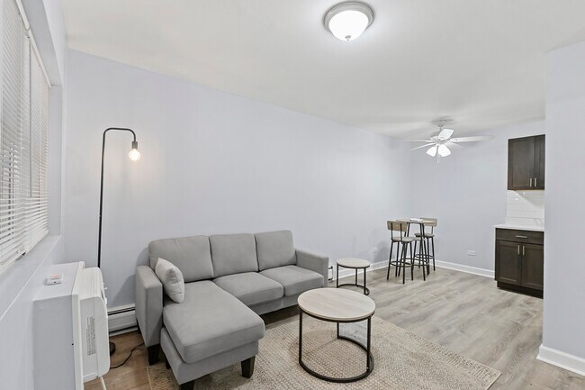 4612 N Beacon St unit 4612-2F, Chicago, IL 60640 - photo 3