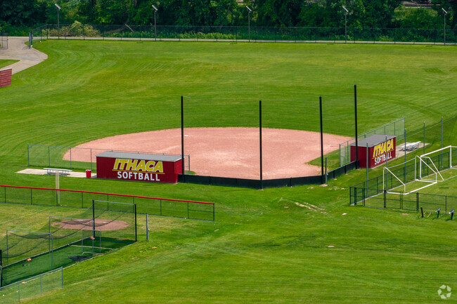 Boynton Middle School's team colors are red and yellow.