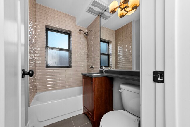 550 W Arlington Place unit 512, Chicago, IL 60614 - photo 7