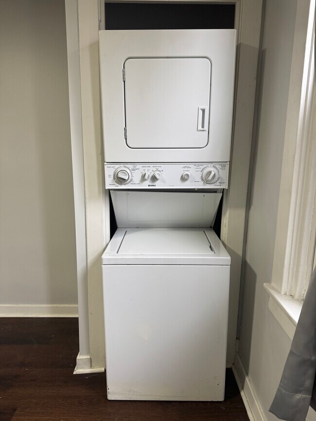 6600 Dicks Ave unit Bonus 3rd bedroom, Philadelphia, PA 19142 - photo 4