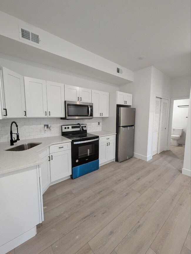 3900 Aspen St unit 3900 Aspen St, Philadelphia, PA 19104 - photo 3