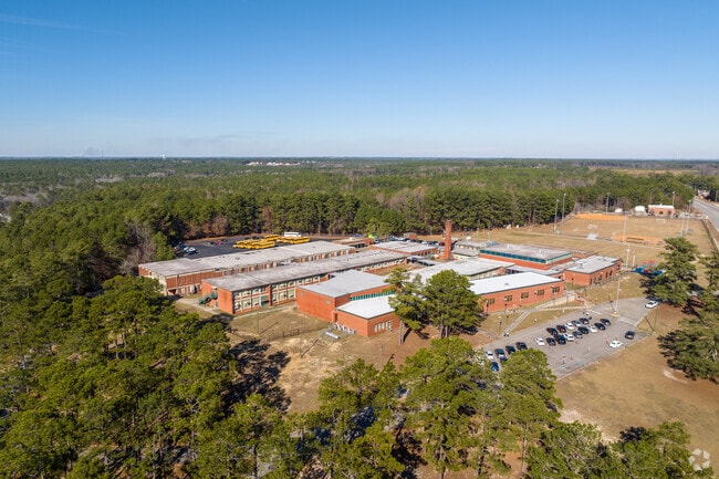 You can see the large campus at Pine Forest Middle School.