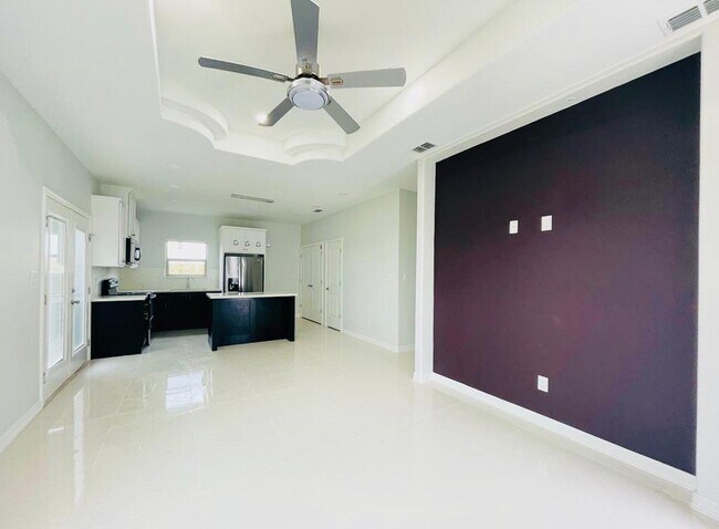 308 W Rutherford Ave unit 4, Edinburg, TX 78541 - photo 5