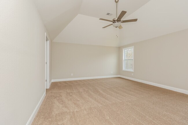 1156 Black Oak Cir, Clarksville, TN 37042 - photo 7