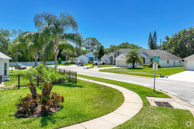 Ellison Acres prides itself on it's landscaping and beautiful manicured lawns.